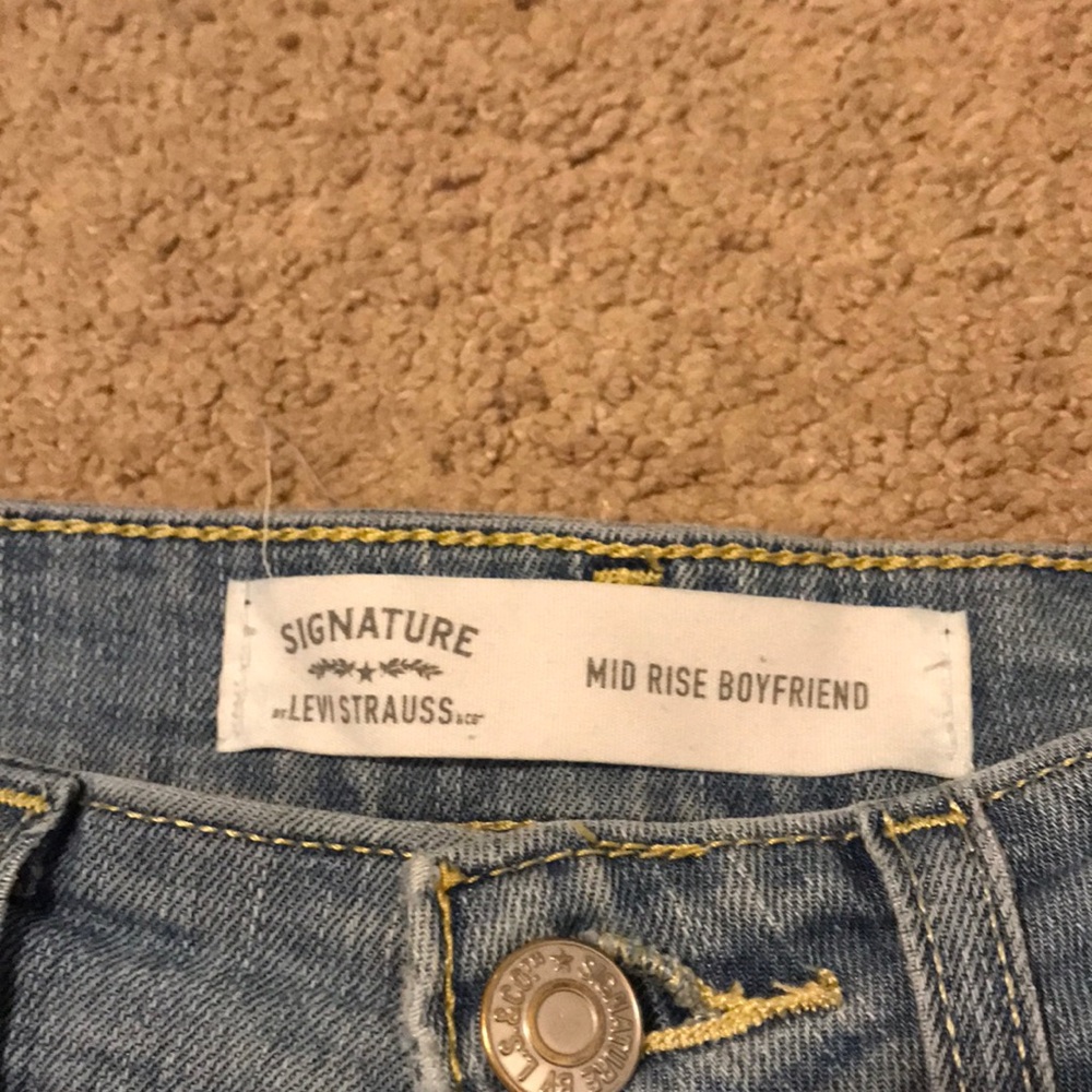 Levi Strauss mid rise boyfriend jeans